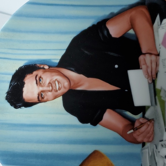 Elvis Presley Looking At A Legend Letters From Fans Limited Edition Plate #7219A - Picture 3 of 12